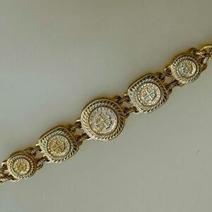 RARE Carmen Priolo Elegant Gold Medallion Bracelet